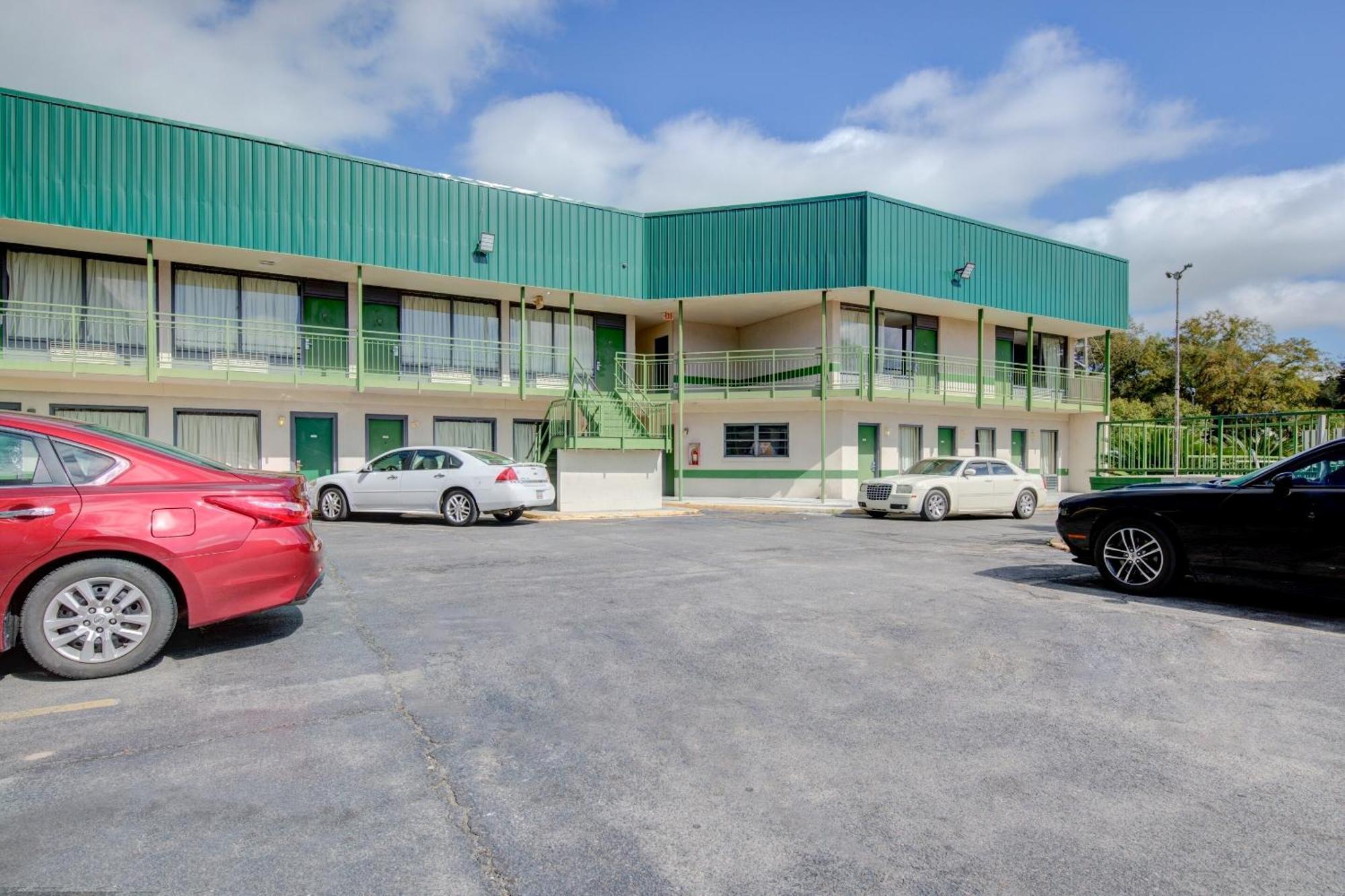 Oyo Hotel Douglas Ga Us-441 Buitenkant foto