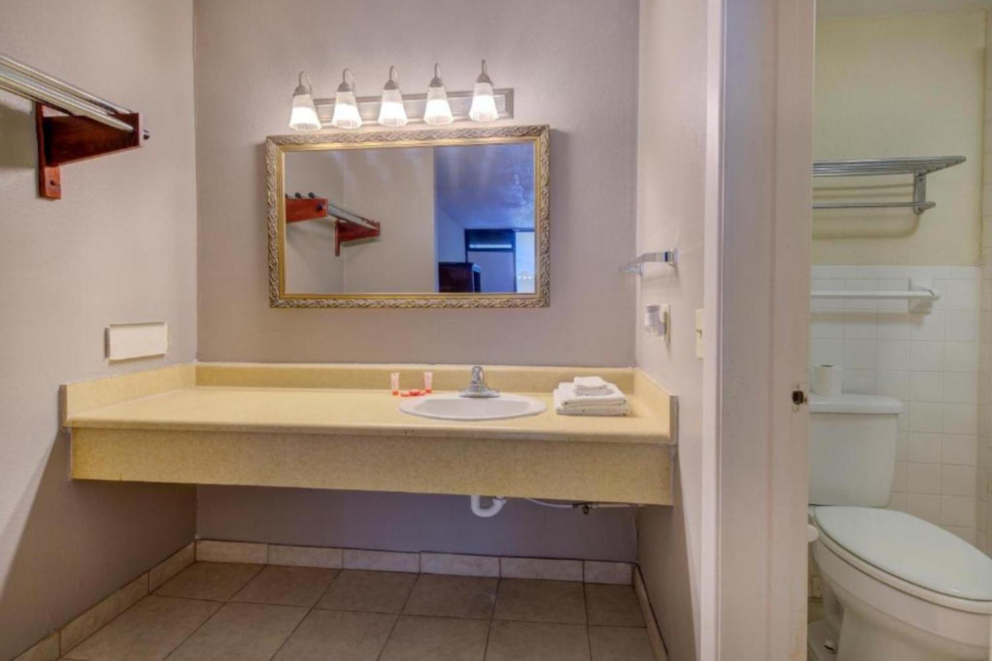 Oyo Hotel Douglas Ga Us-441 Buitenkant foto